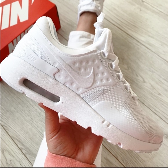 Nike Shoes - Nike air max zero
